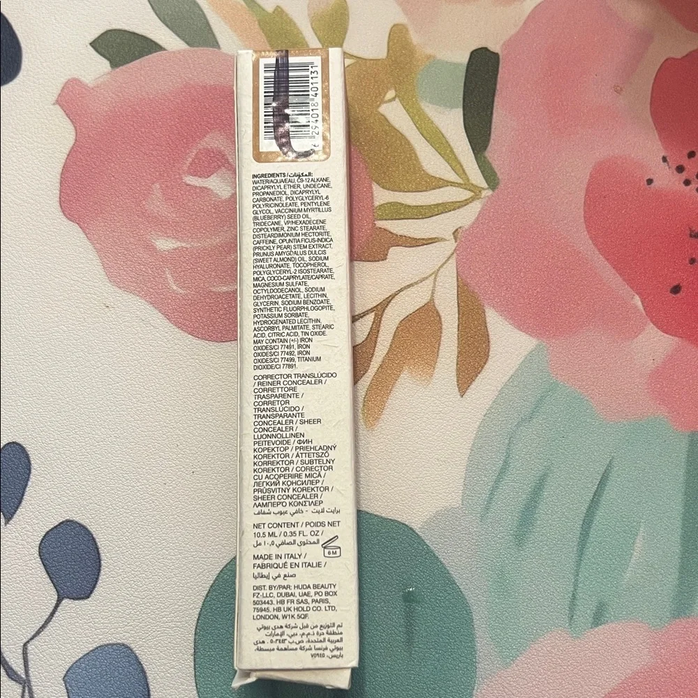 Huda Beauty GloWish Bright Light Hydrating Sheer Vegan Concealer Tan 08